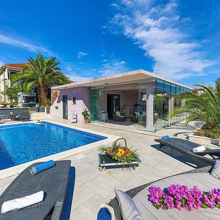 5 Bedroom Cozy Home In Okrug Donji Donji Okrug Exterior foto